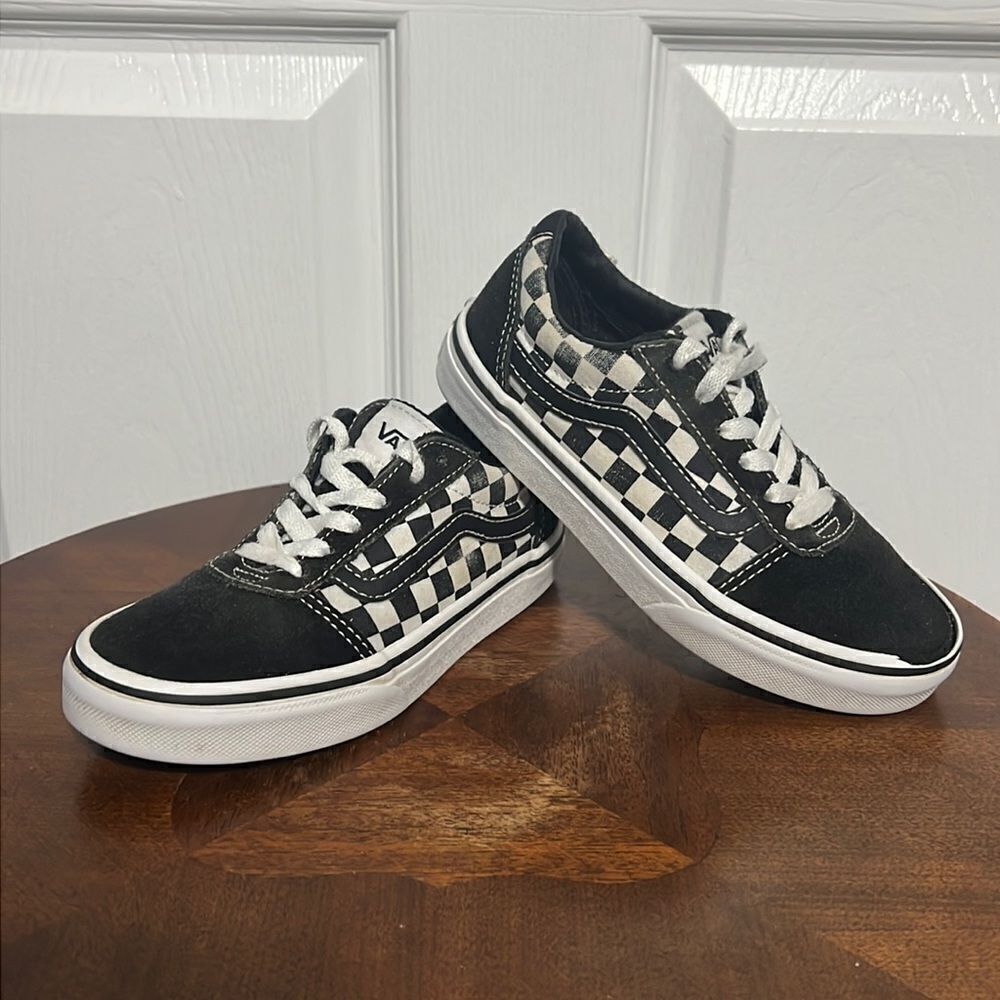 VANS OLD SKOOL Kids Sneakers Sz 13.5Y - Black/White - Good/Fair Condition